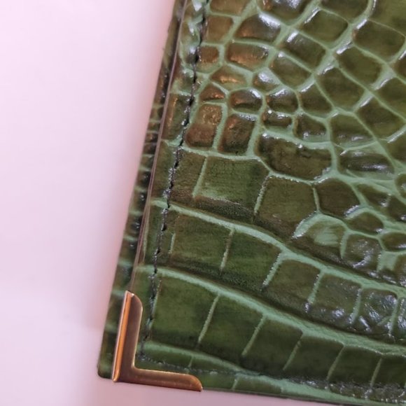 Jack Rabbit Green Purse - Picture 4 of 10